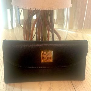 New Dooney & Bourke Italian Saffiano leather clutch, black color